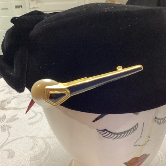ART DECO. VELVET HAT. MUST SEE. USA MADE - Picture 2 of 10
